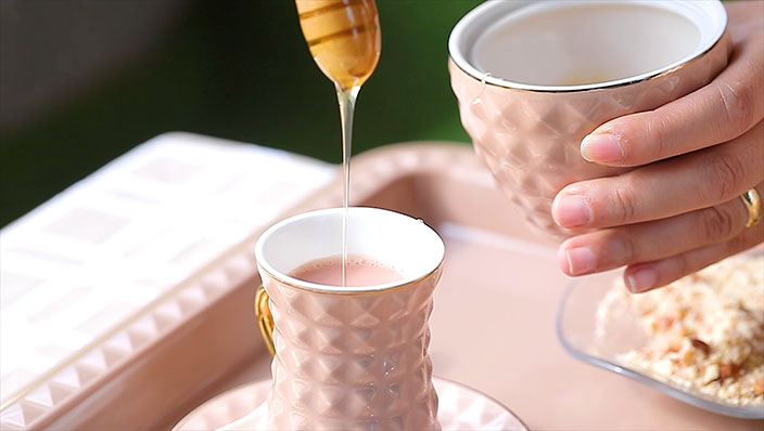 ترامس روز | تحلية الشاي الكشميري بالعسل | وكيل الإمارات ريفيرا هوم